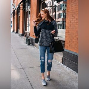 A&F asymmetrical snap up fleece